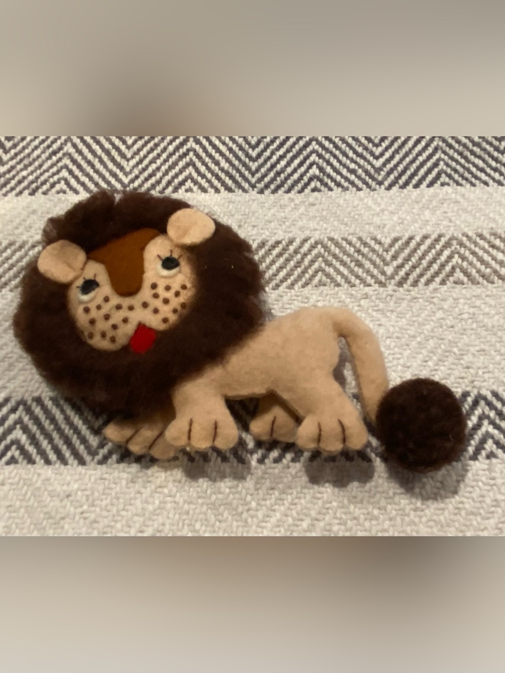 Vintage Hand Felt Lion Pin/Brooch